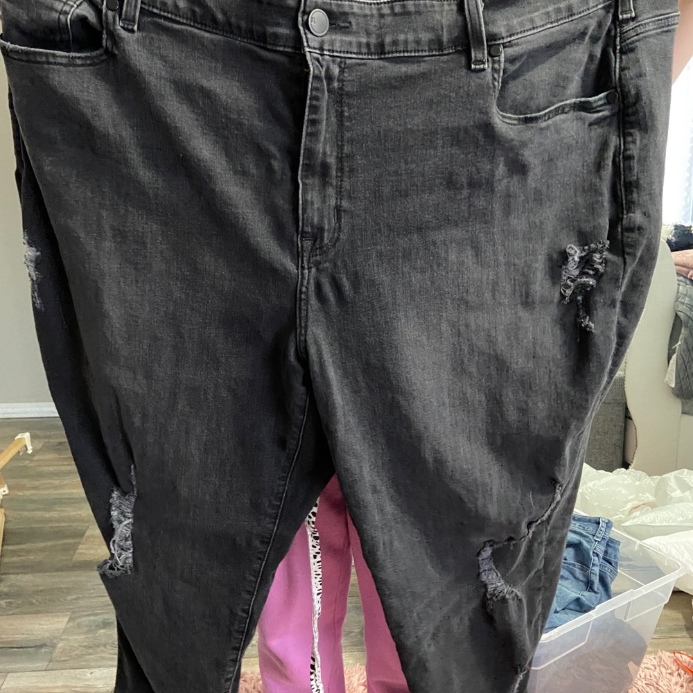 26 lane Bryant black cropped jeans faded style